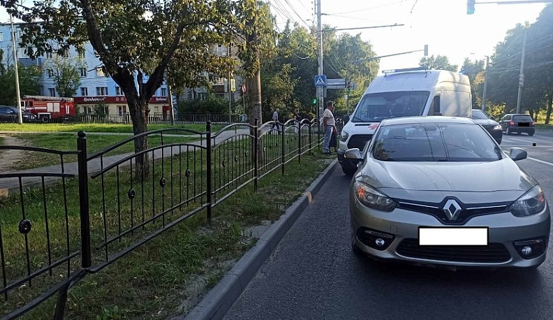 В Калуге иномарка сбила 21-летнюю девушку