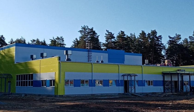 В Мосальске продолжается строительство спортивного центра 