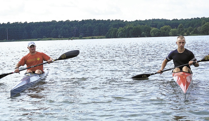 Гребут, но не едут