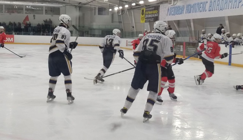 Калужские хоккеисты обыграли команду из Владимира