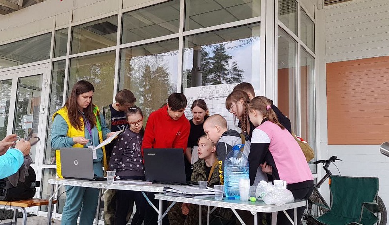 В Юхновском районе прошла военно-патриотическая игра «Орленок»