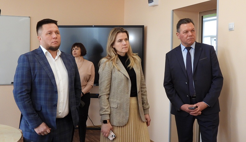 В Износковском районе торжественно открыли Год педагога и наставника