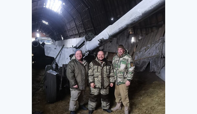 Юрий Смолин,  Роман Новиков и Виталий Повесьма.