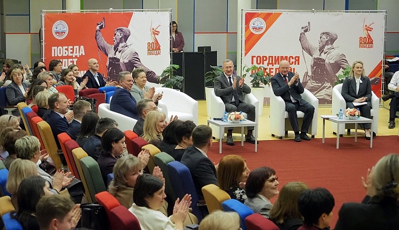 В Калуге обсудили вопрос подготовки кадров для системы образования региона