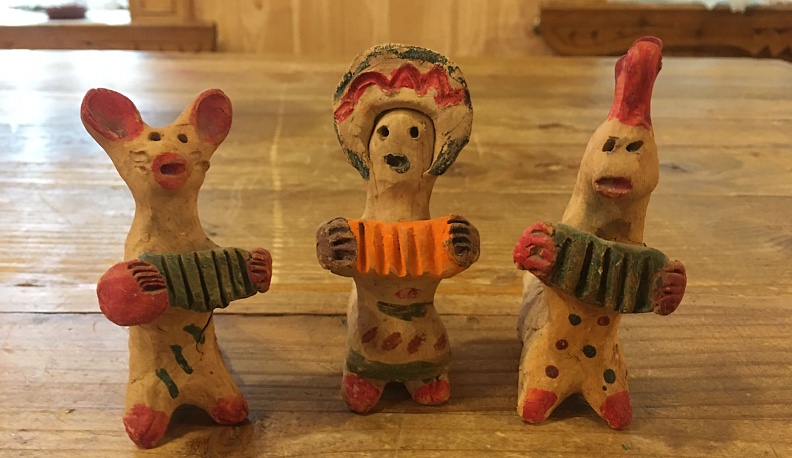 В Калуге открылась выставка «Игрушка мастеров деревни Хлуднево»