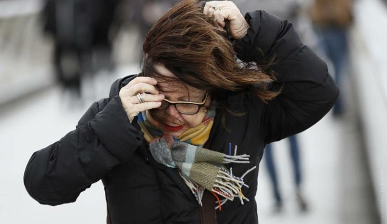 МЧС предупреждает об усилении ветра в четверг 