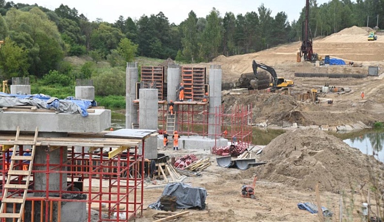 В Козельском районе сносят столетние корпуса больницы и реконструируют мост
