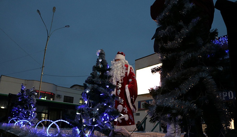 Власти Малоярославца попросили жителей вернуть елочные игрушки