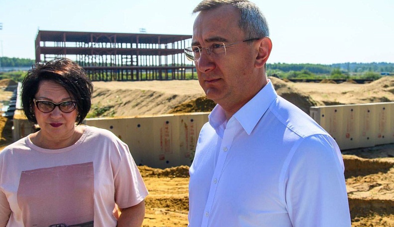 В Калуге собираются добиваться дополнительного финансирования строительства футбольного манежа и ТЮЗа