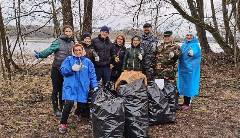 Владислав Шапша поручил к Пасхе навести порядок на кладбищах области