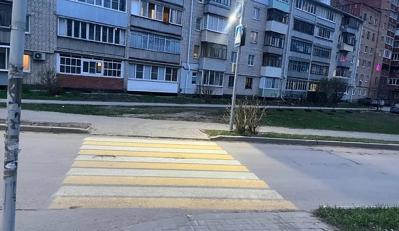 В Калуге восстановили работу проекционного пешеходного перехода по просьбе жителя