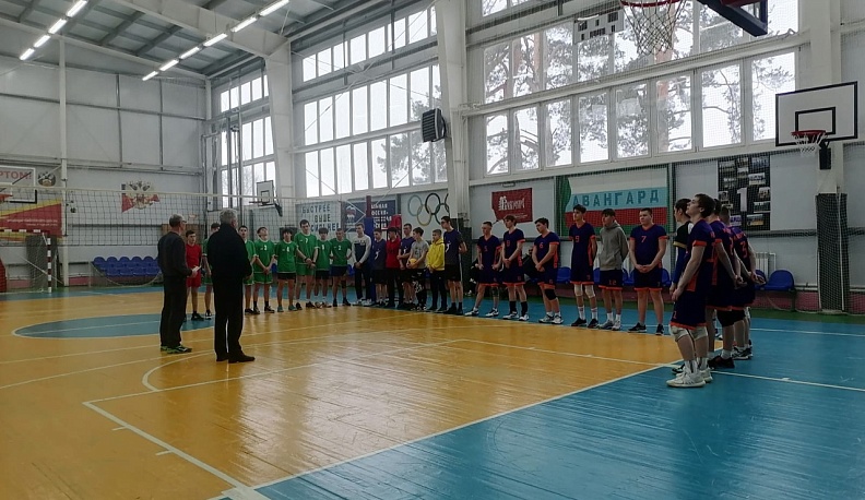 В Калужской области на выходных прошел юношеский волейбольный турнир