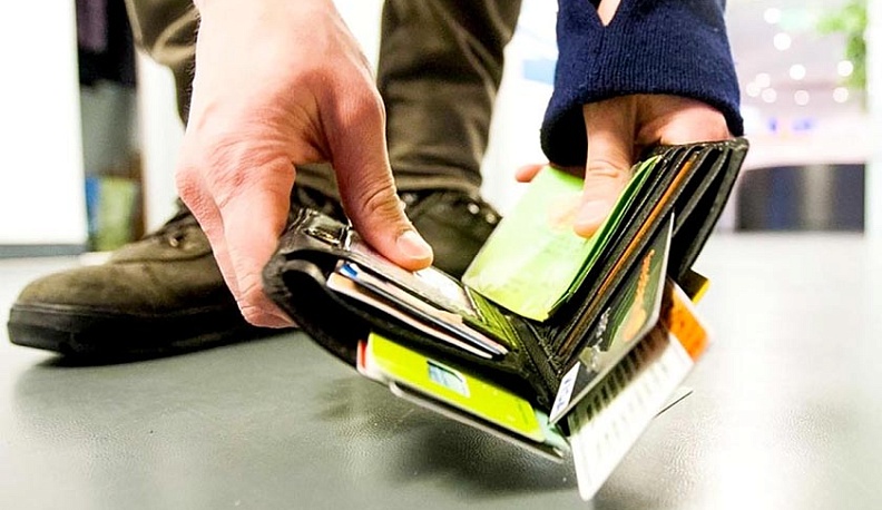 Житель Малоярославца ответит за присвоение чужого кошелька 