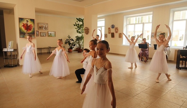 В Жуковском районе открыли ДШИ после капремонта