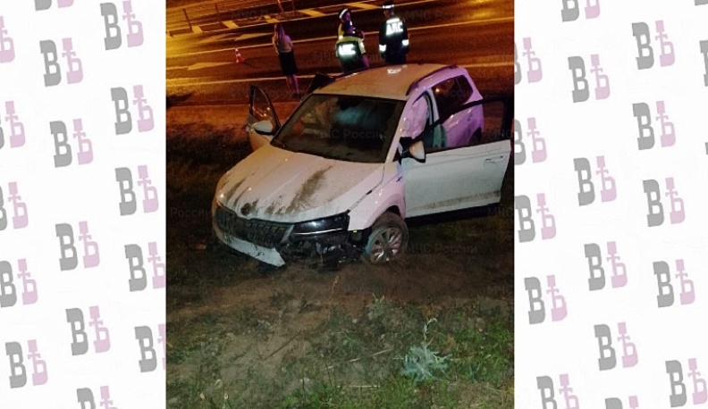 В Калуге иномарка съехала в кювет 