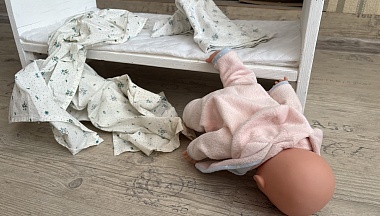 Кто  разбудит маму