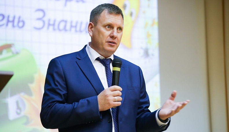  Геннадий Новосельцев поздравил калужан с 1 сентября