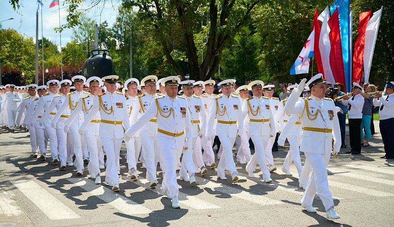 Губернатор Калужской области поздравил военных моряков и ветеранов с Днём ВМФ России