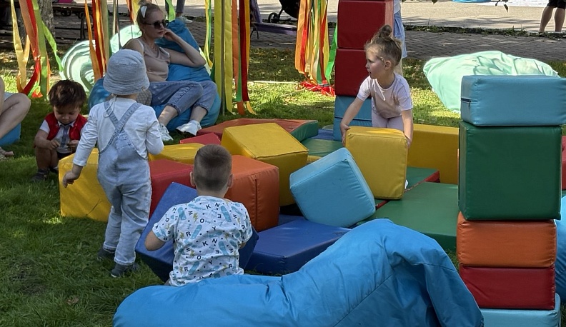 На Театральной площади Калуги стартовал семейный фестиваль