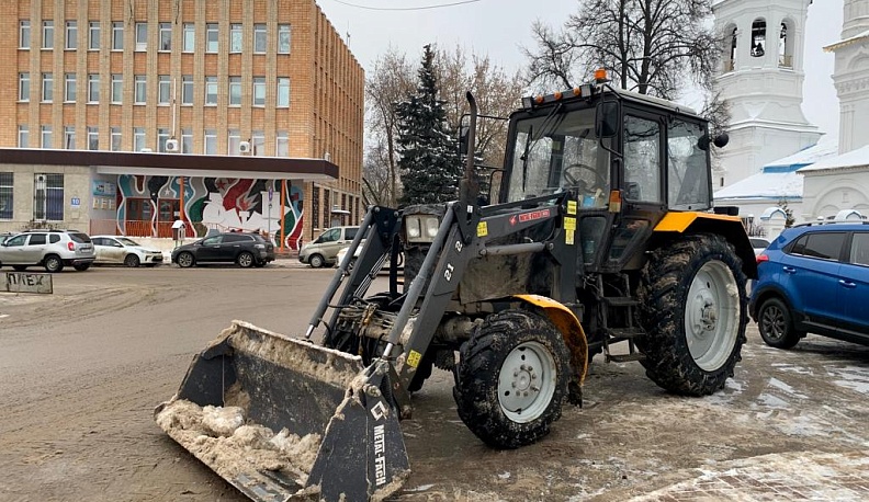 Власти Калуги просят горожан не парковать машины на 8 улицах для уборки снега 