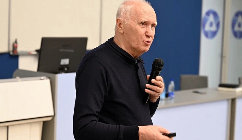В обнинском ИАТЭ с открытой лекций выступил академик Евгений Адамов