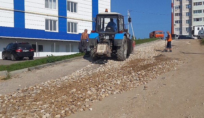 В Калуге начался ремонт дороги на улице Изумрудной