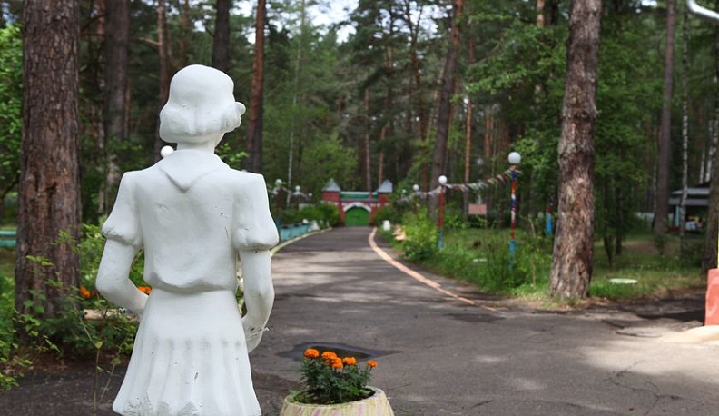 Нет - отстойным лагерям! 