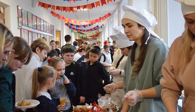 В Тарусе прошла благотворительная школьная ярмарка