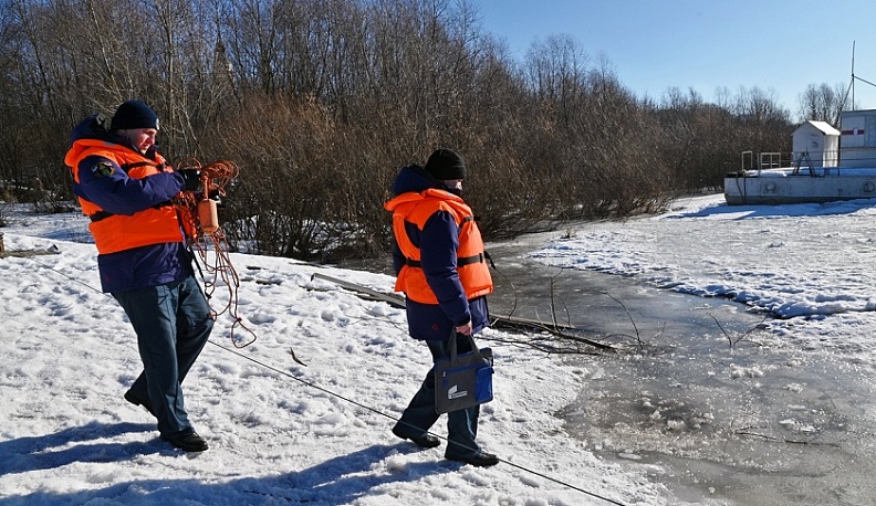 На реках Калужской области рыбаки рискуют попасть в «ледовые ловушки»