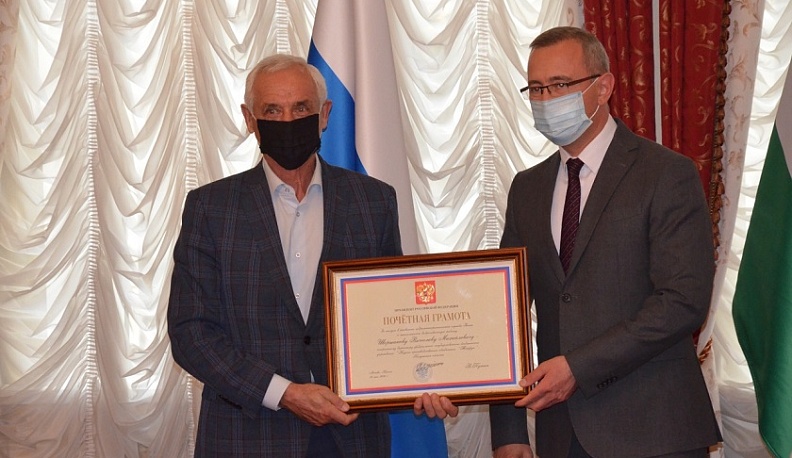 45 калужан получили государственные и областные награды