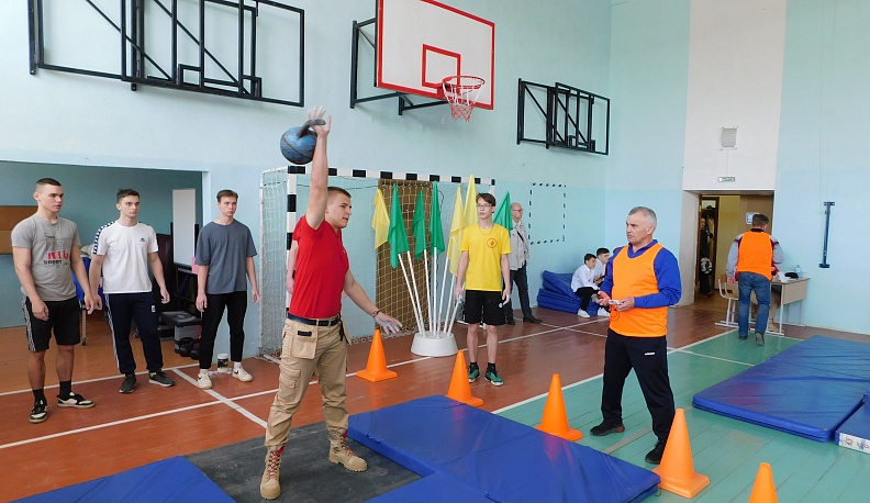 Калужские юнармейцы померились силами, знаниями и спортивными навыками