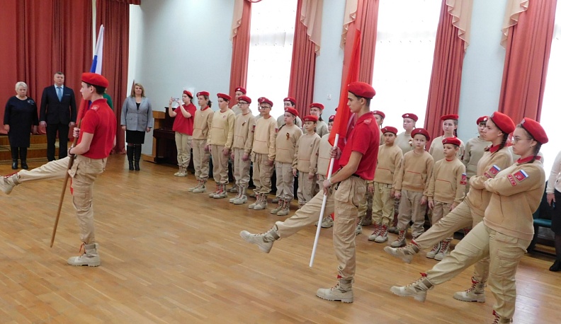 В «полку» юнармейцев Дзержинского района пополнение
