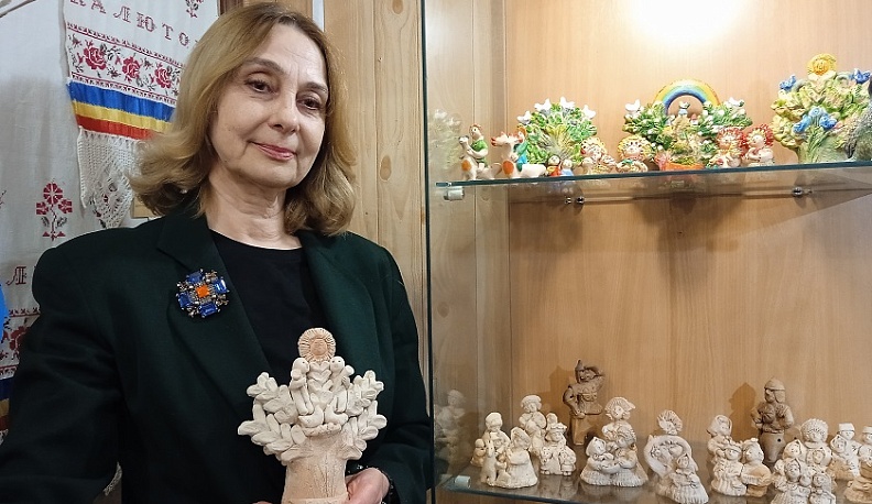 В калужском Доме мастеров представили выставку керамики «Вокруг Древа жизни»