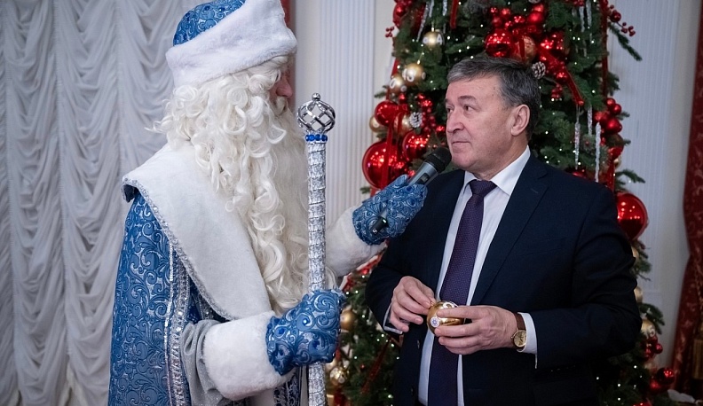 Глава Жуковского округа исполнил новогоднее желание Полины из Белоусово