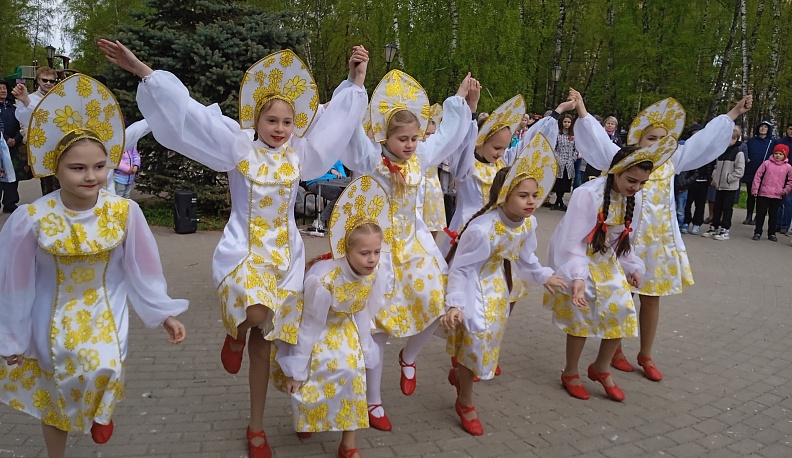 В преддверии 78-й годовщины Победы в калужском микрорайоне «Кубяка» состоялся праздничный концерт