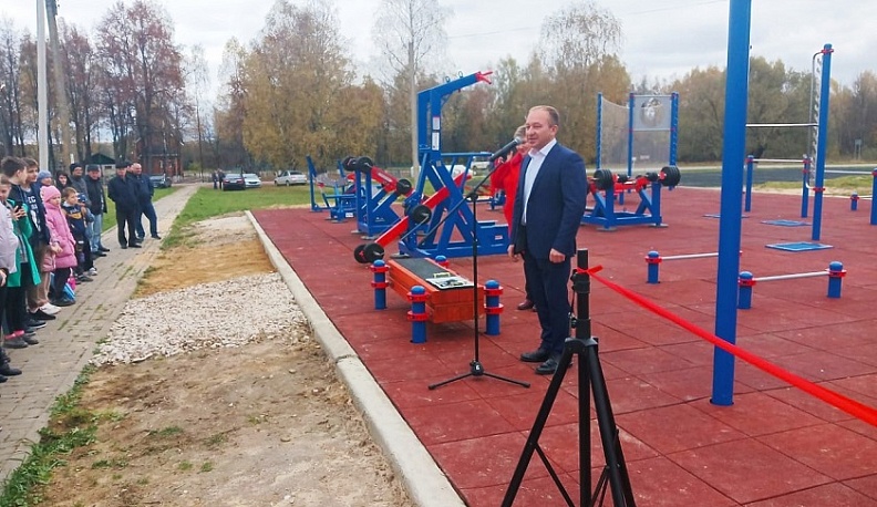 В селе Букань Людиновского района торжественно открыли спортивную площадку