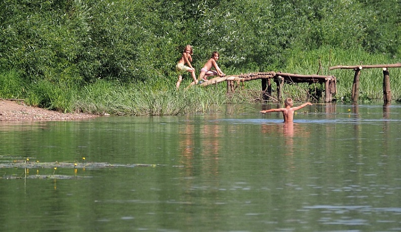 В Калуге в рамках акции «Безопасное детство» прошел рейд по диким пляжам на Оке