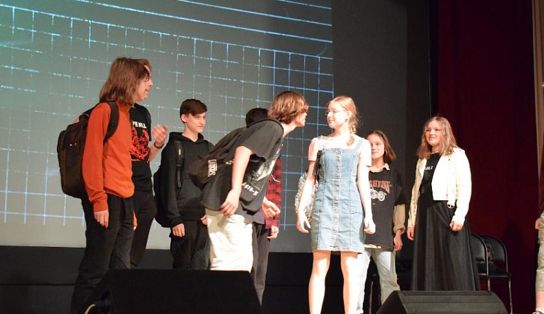 В Тарусе открыли «Культурный дневник школьника» спектаклем  «Чучело»