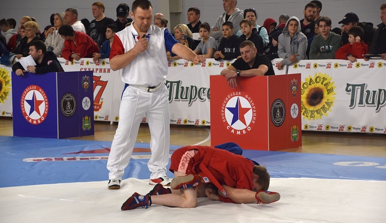 В Людинове стартовал IX Всероссийский турнир по самбо имени Александра Невского