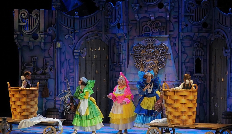 В Калуге зрителями премьерного показа новогодней сказки стали дети участников СВО