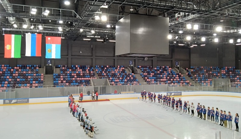 В Калуге открыли хоккейный турнир памяти тренера Сергея Литвинова  