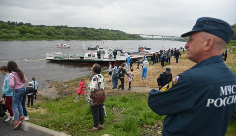 В Калуге флаг-парадом открыли навигацию на Оке 