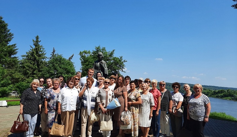 Главе администрации Тарусского района вручена медаль «Отцовская доблесть»