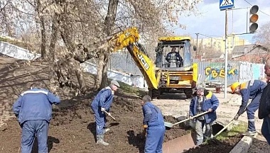 Сотрудники водоканала провели субботник в центре Калуги