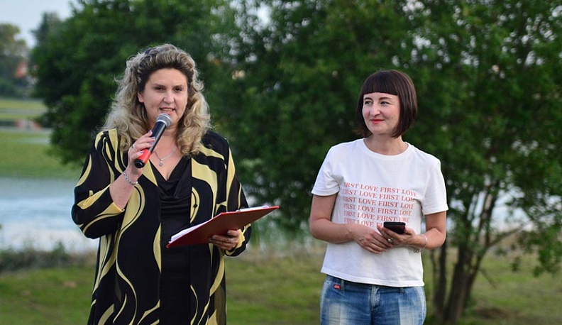 Людиновские поэты на выходных читали стихи над озером