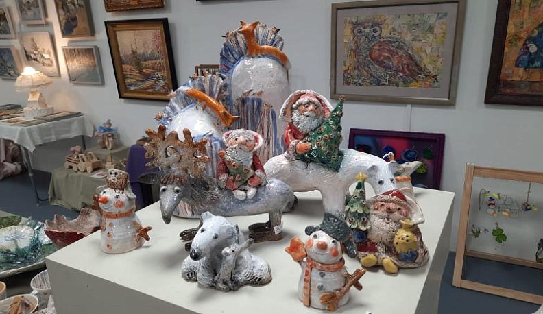 В Тарусе продолжается выставка «Зимняя сказка»