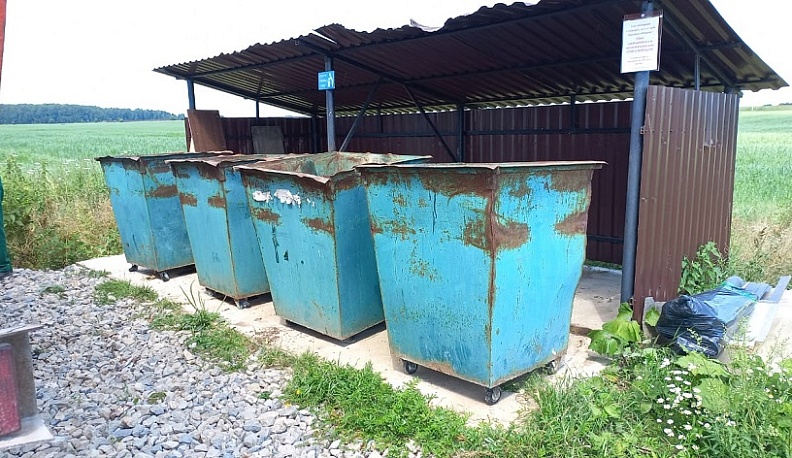 В Калуге из частного сектора вывезли мусор после жалобы в соцсетях