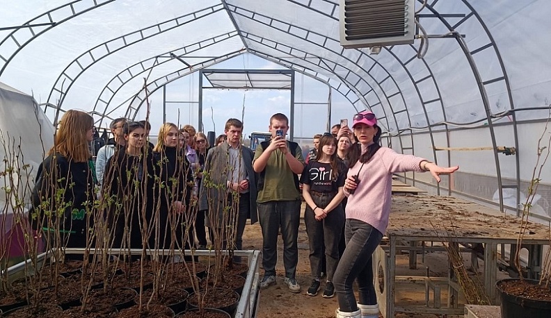 В Хвастовичах прошёл День аграрного образования и карьеры для школьников