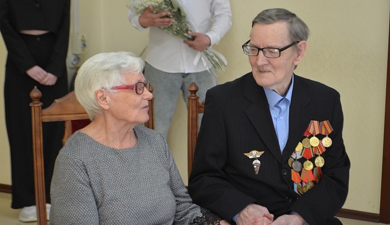 В Малоярославецком ЗАГСе чествовали супругов с изумрудной свадьбой