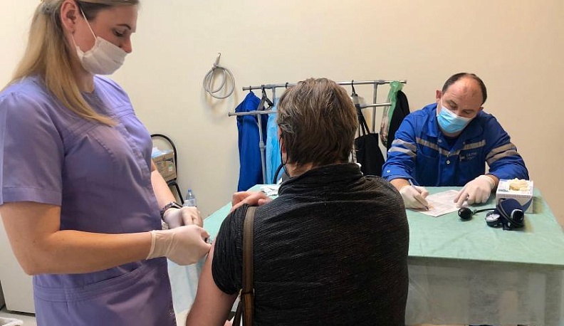 В Обнинске на две недели продлили работу мобильного пункта вакцинации в ТЦ «Обними»
